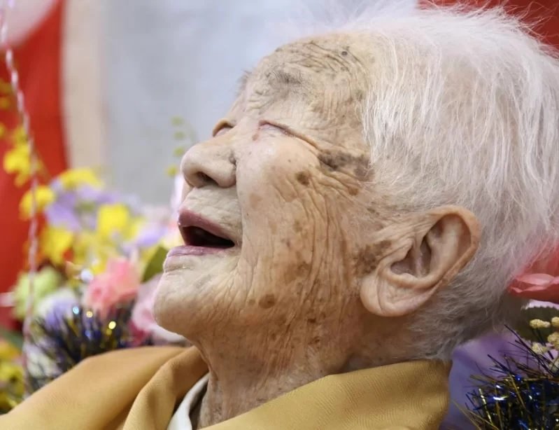 Cumplió años la persona más vieja del mundo 119 y prometió extender su
